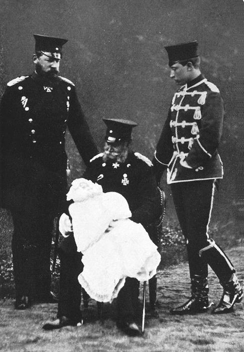 Четыре Гогенцоллерна: Вильгельм I, Фридрих III, Вильгельм II и его сын, внук Виктории Гановер-Саксен-Кобург-Готской.